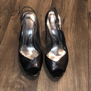 Marc Fisher Venda heels